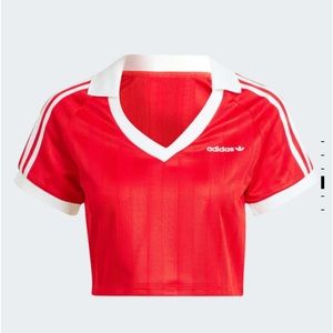 Soccer crop top size medium